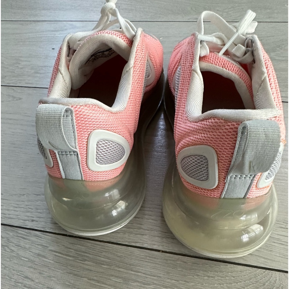 Nike - Picture 2 of 6